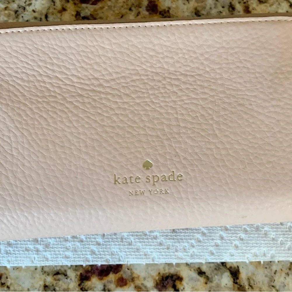 NWOT Marti color block pebbled leather Kate Spade strap inside!